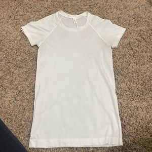 Lululemon Swiftly Tech Short Sleeve 2.0
